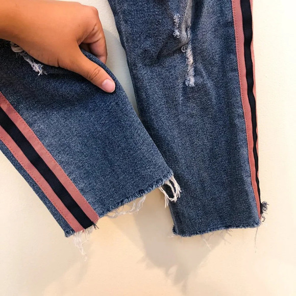 Sold - Picture 5 of 12